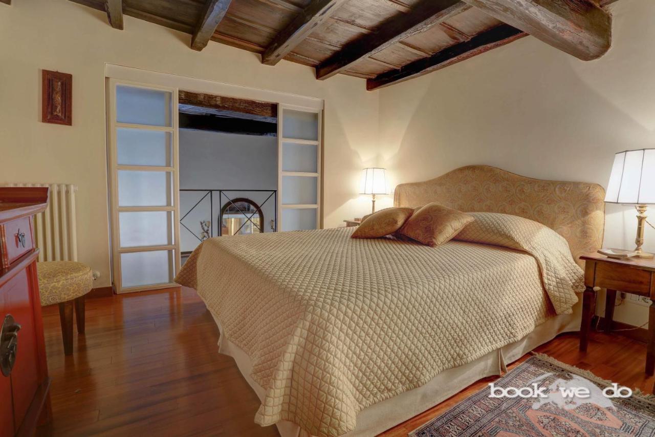 Trastevere - La Scala Bookwedo Rome